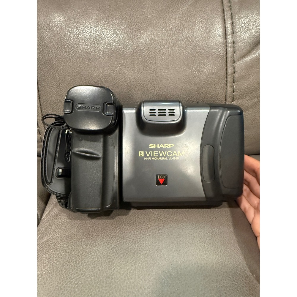 Sharp Viewcam VL-E46 8mm Camcorder Hi-Fi Monaural LCD Screen Japan With Bag